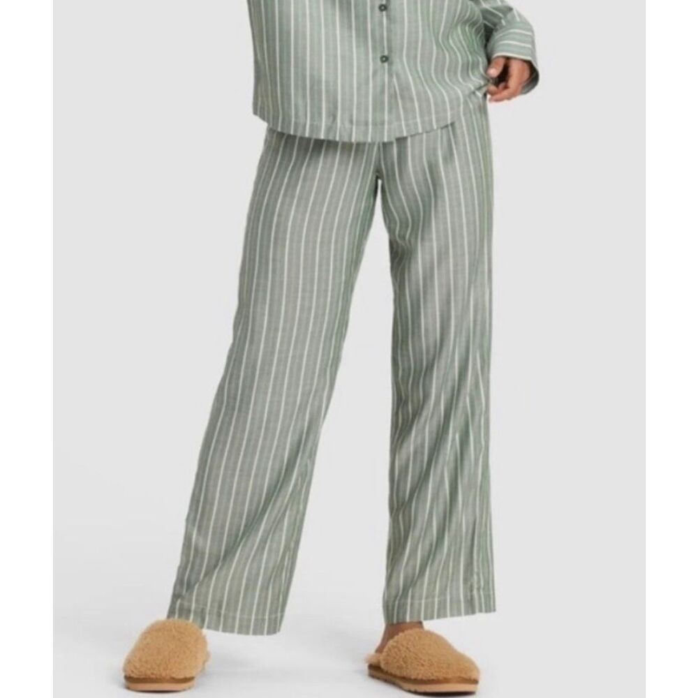 Cozy Earth Soft Woven Pajama Bottoms